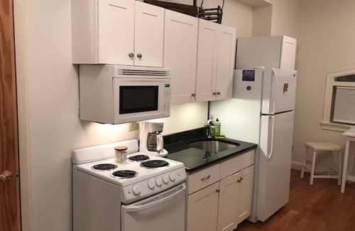 Northampton Condo | Cozy Getaway in a Tiny Home with Spa and Hot Tub