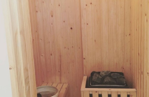 Phuoc Long House | Cozy Room on Le Hong Phong Street for Your Getaway