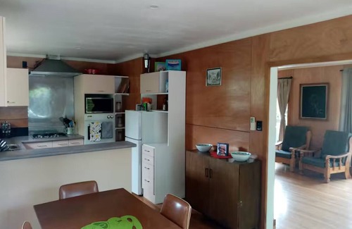 Avonside House | A cozy rustic Bungalow in the City. nFam & Pet Friendlyn3 bed casual kiwi styles