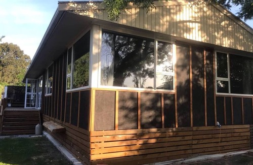 Avonside House | A cozy rustic Bungalow in the City. nFam & Pet Friendlyn3 bed casual kiwi styles