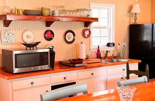 Metter Cottage | Cozy Country Cottage Retreat Near GSU and Savannah