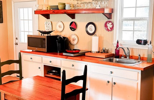 Metter Cottage | Cozy Country Cottage Retreat Near GSU and Savannah