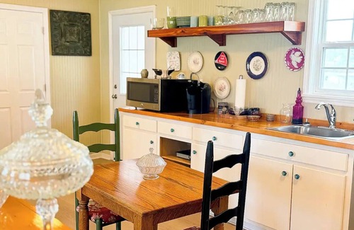 Metter Cottage | Cozy Country Cottage Retreat Near GSU and Savannah