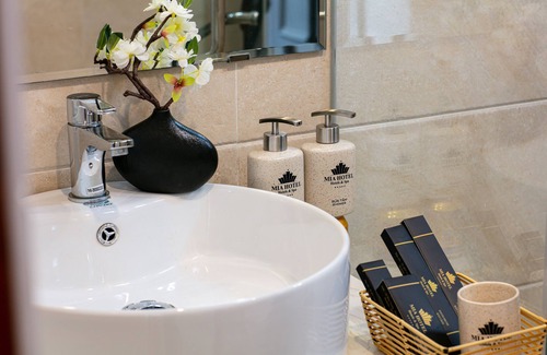 Thanh Xuan Hotel | Intimate Retreat for Couples in Hanoi's Heart