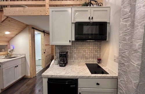 Meyersdale Cabin | Cozy Lodge: Tiny Home with Scenic Forest Views