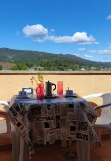 O Rosal Apartment | Explore A Cruz de Ferro: Pet & Child Friendly Retreat