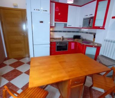 O Rosal Apartment | Explore A Cruz de Ferro: Pet & Child Friendly Retreat