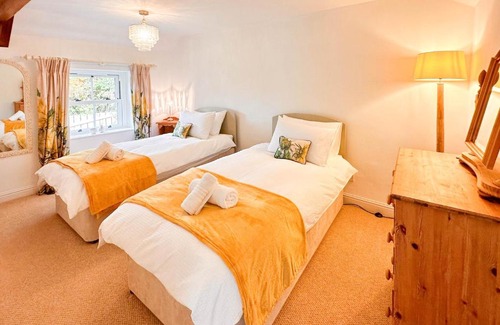 Fremington House | Discover A D Barn: Guest Rated 8.8/10 for an Unforgettable Stay