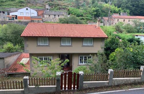 Lousame House | Top-Rated Family Retreat at A Debesa do Rei