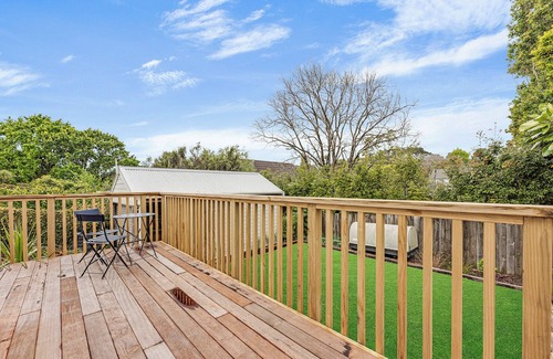 Devonport Apartment | Bright and Inviting One Bedroom Apartment for Families