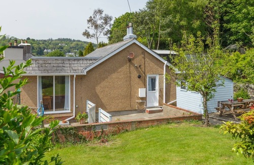 Laxey Apartment | A delightful holiday cottage located in Laxey, just minutes from the beach, restaurants, pubs and ca