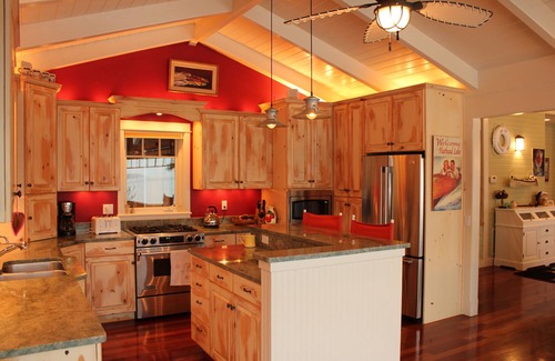 Somers House | Idyllic Sailor's Home with Waterfront Views and Great Amenities