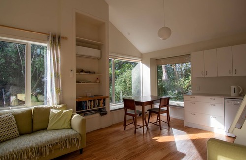 Mapua Cottage | Oceanfront Estuary Escape Mapua - Rated 9.6 by Guests