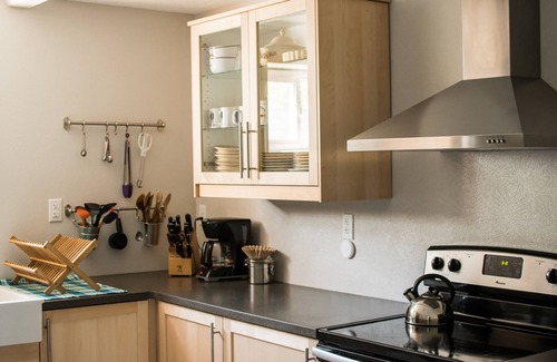 Alberton Apartment | Experience Breathtaking Views at Our River Farm Retreat