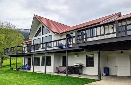 Alberton Apartment | Experience Breathtaking Views at Our River Farm Retreat