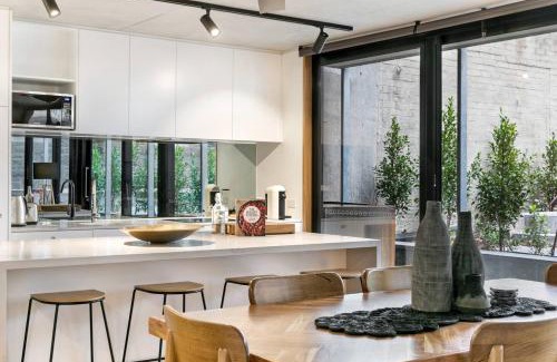 Fitzroy Apartment | Designer-Inspired Hotel in Trendy Fitzroy, Family Friendly