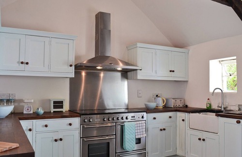 New Quay Cottage | Charming Oceanfront Cottage with Cozy Wood Burner & Garden