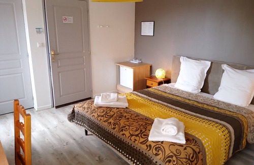 Villebois House | Top-Rated A Deux Pas du Rhéby with Pool and Dining