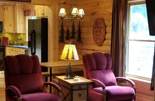Creston Cabin | Idyllic Log Cabin Retreat with Pond and Pet-Friendly Perks