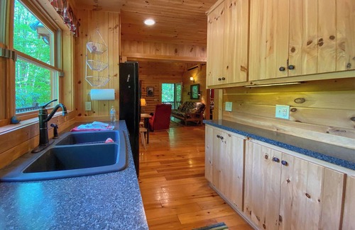 Creston Cabin | Idyllic Log Cabin Retreat with Pond and Pet-Friendly Perks