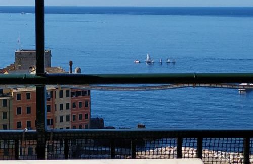 Camogli Apartment | Idyllic Balcony Retreat with Ocean Views - 4 Star Stay