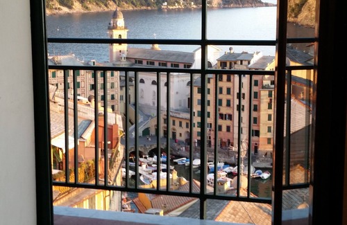 Camogli Apartment | Dreamy Balcony Retreat with Sea View - Rated 9.8/10