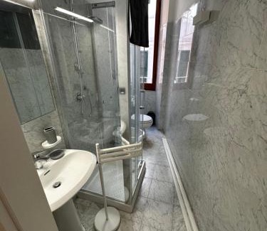 Lerici Apartment | Prime Location Near the Sea with Wi-Fi and A/C