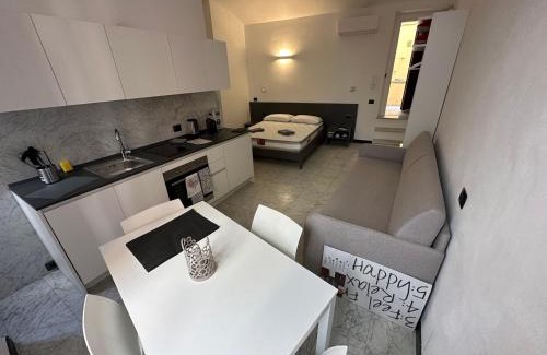 Lerici Apartment | Prime Location Near the Sea with Wi-Fi and A/C
