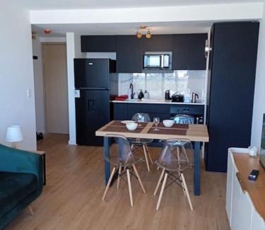 Punta Carretas Apartment | Fresh Retreat in Punta Carretas with Oceanfront Pool