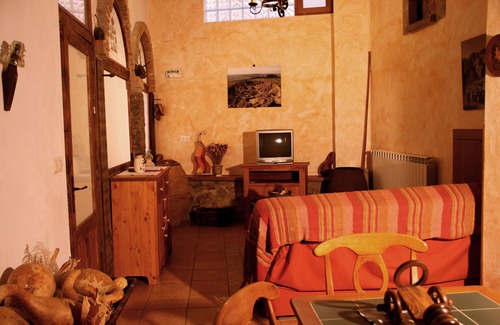 Arguedas Apartment | Family Retreat Steps from the Desert Bardenas