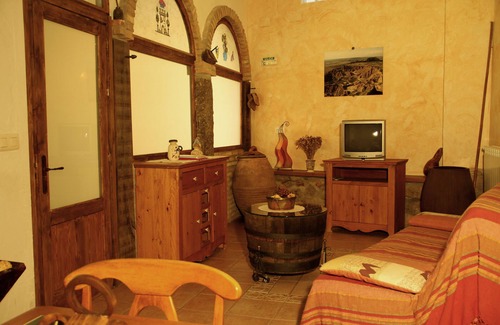 Arguedas Apartment | Family Retreat Steps from the Desert Bardenas