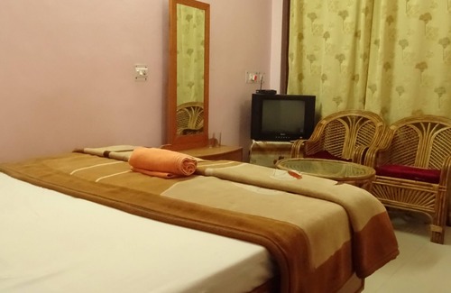Uttarkashi House | Welcoming Family Accommodation with Kitchen & Breakfast