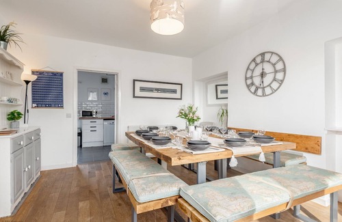 Pittenweem Cottage | Ideal 5-Bedroom Retreat Near Harbour and Beach, Rated 10/10