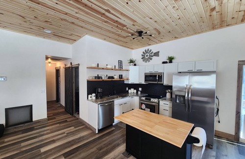 Gillette House | Family-Friendly Farmhouse Lodge with Spa & Hot Tub Access