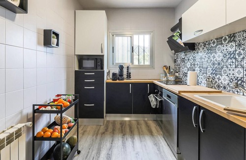 Tordera House | A few kilometers from the Catalan coast welcomes you this beautiful vacation home with pool.