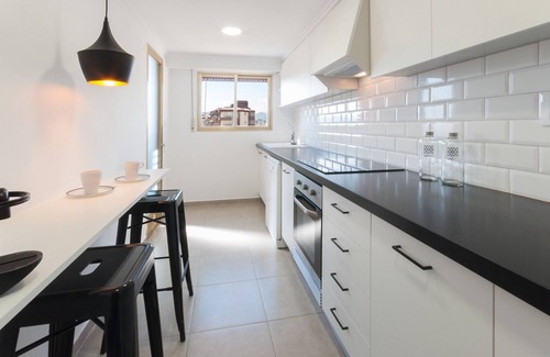 Grau i Platja Apartment | Steps to the Beach: Family-Friendly Condo with Ocean Views