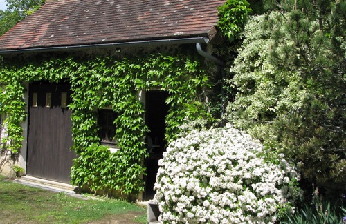 Genis House | Perfect Family Retreat in a 3-Bedroom Périgourdine Home