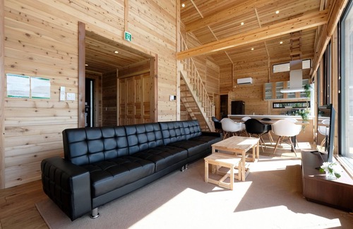 Oiwake Cottage | Enchanting Finland Log House for Starry Night Retreats