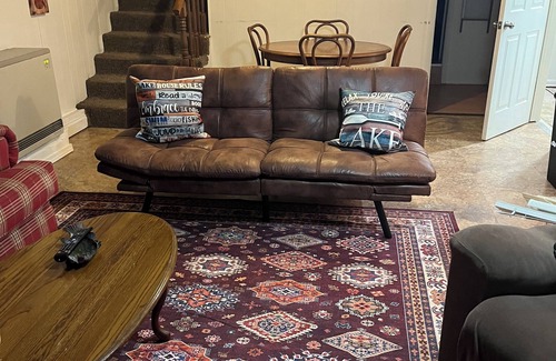 Albany House | Family-Friendly Retreat: A Fisherman's Paradise Awaits