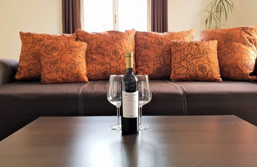 Karlovy Vary Apartment | Cozy Villa Retreat: Guest Rated 9.6, Wi-Fi & Pet Friendly