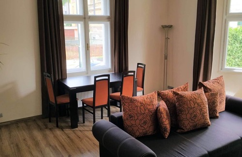 Karlovy Vary Apartment | Cozy Villa Retreat: Guest Rated 9.6, Wi-Fi & Pet Friendly