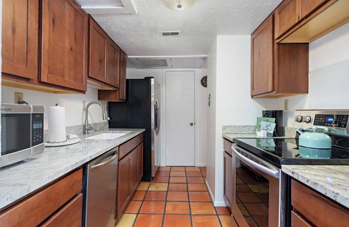 Northeast Santa Fe Hotel | Flexible Downtown Condo with Pool, Spa & Top Reviews