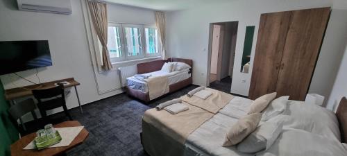 Bicske Bed & Breakfast | Discover A Fogadó: Pet-Friendly Retreat with Breakfast