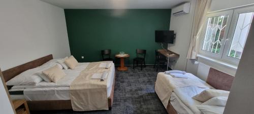 Bicske Bed & Breakfast | Discover A Fogadó: Pet-Friendly Retreat with Breakfast
