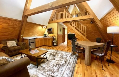 Logan Cabin | Romantic A-Frame #18 Retreat with Spa and Hot Tub