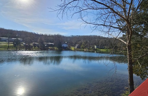 Hardy Cabin | Idyllic A-Frame Cabin with Pool & Lake Views at Galilee
