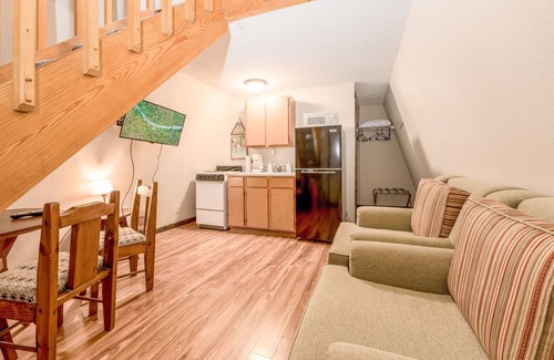 Indian Point Cabin | Pet-Friendly A-Frame Cabin with Lake View & Pool Access