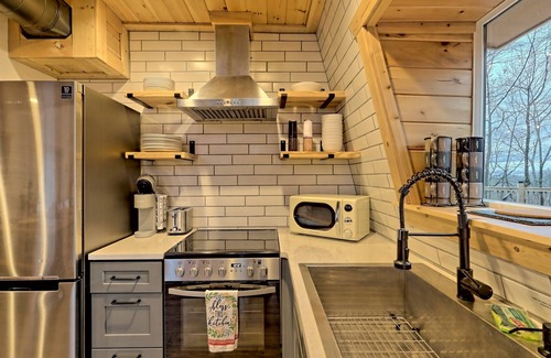 Helen Cabin | Guest Rated 10/10 Stylish A-Frame Cabin Near Helen