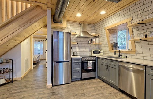 Helen Cabin | Guest Rated 10/10 Stylish A-Frame Cabin Near Helen