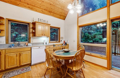 Mendocino House | Relaxing Getaway with Ocean View & Private Hot Tub